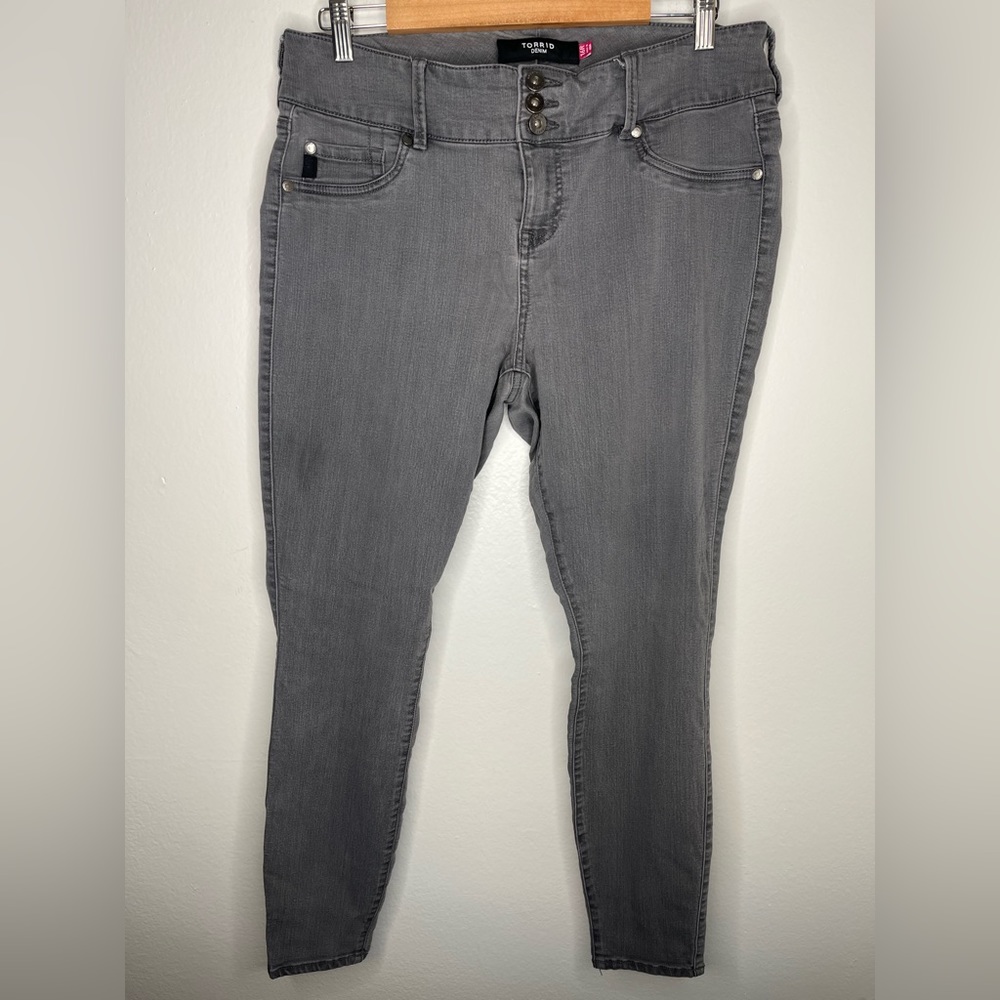 EUC Torrid Grey Skinny Jeans